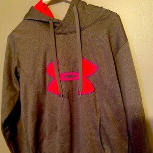 Hoodie smoke free an pet free